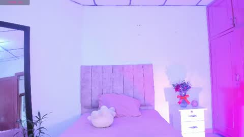 mila_1wood online show from July 25, 12:34 pm