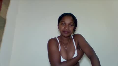 mila_lunah online show from April 18, 10:42 pm