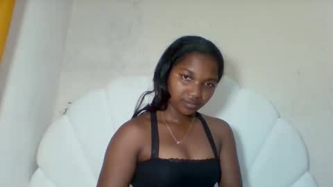 mila_lunah online show from May 13, 7:19 pm