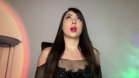 Snapshot of mila_paramo chatting on March 10, 11:06 pm Camila online show from March 10, 11:06 pm