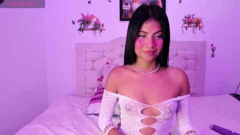 laura online show from November 17, 3:29 am