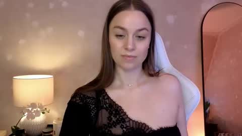 Snapshot of milafleur chatting on October 13, 2:20 pm Mila Fleur online show from October 13, 2:20 pm