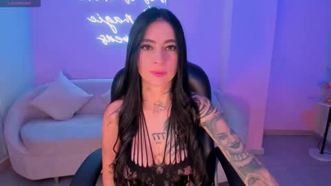 Snapshot of milalawrence_ chatting on October 16, 10:51 am Mila online show from October 16, 10:51 am