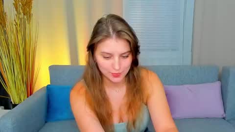 Mila online show from October 23, 8:15 pm