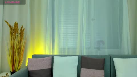 Snapshot of milaloove chatting on February 25, 9:58 pm Mila online show from February 25, 9:58 pm