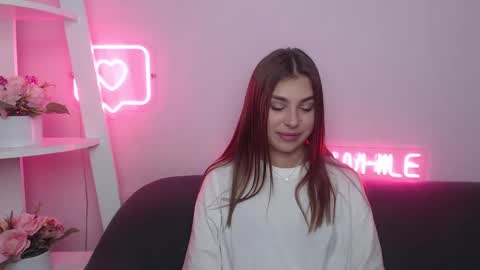 milanaangelas online show from February 1, 5:49 am