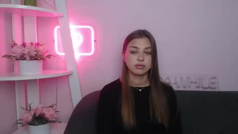 milanaangelas online show from November 7, 5:46 am