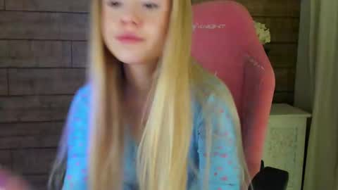 MilanaBalmain online show from February 2, 4:22 am