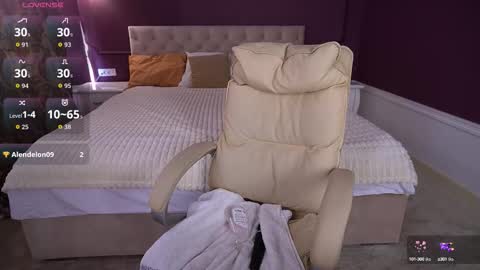 Snapshot of milanamusee chatting on September 13, 1:52 pm Milana online show from September 13, 1:52 pm