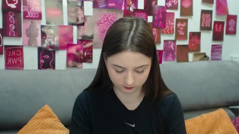 milanaroz online show from April 9, 5:21 am