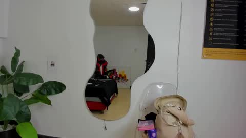 milanx2 online show from October 30, 7:04 pm