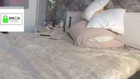 Delicious Pussy online show from June 18, 9:14 am