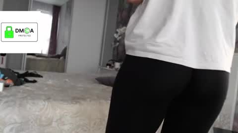 Delicious Pussy online show from June 11, 5:15 am