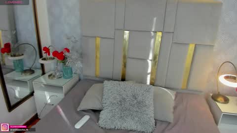 Snapshot of milasaenz1 chatting on September 26, 12:36 pm Cami online show from September 26, 12:36 pm