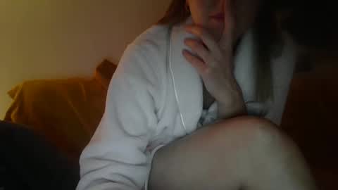 milasexypaws online show from December 21, 9:41 pm