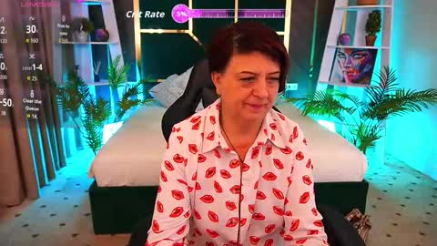 Snapshot of milaskyy chatting on October 7, 1:43 am milaskyy online show from October 7, 1:43 am
