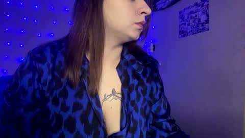 Snapshot of milaxcute chatting on February 16, 1:49 pm Milaxcute online show from February 16, 1:49 pm