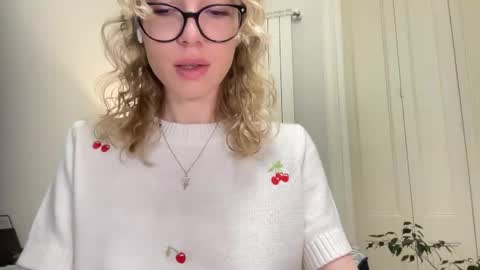 Snapshot of milayah chatting on September 21, 3:43 pm Mila online show from September 21, 3:43 pm