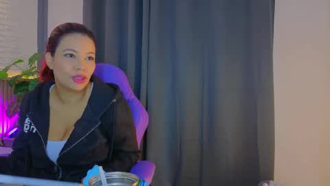 Snapshot of milena_lawson chatting on October 3, 12:10 pm milena_lawson online show from October 3, 12:10 pm