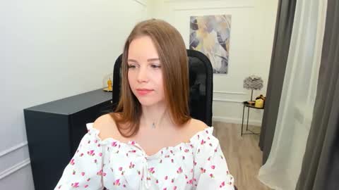 mileygloss online show from March 8, 11:36 am