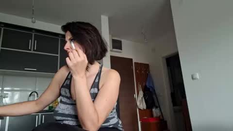 Snapshot of milf44milf chatting on October 8, 12:42 pm milf44milf online show from October 8, 12:42 pm