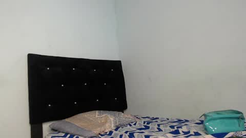 Anay velez online show from April 12, 5:21 am