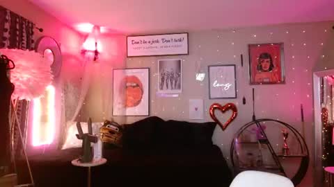 Milf Lacey online show from July 14, 10:36 pm
