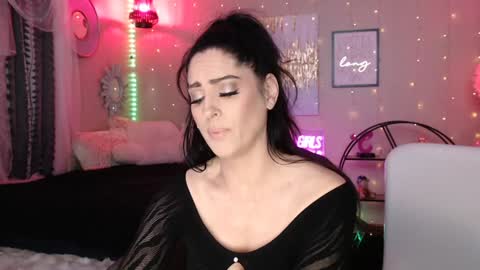 Milf Lacey online show from December 24, 10:39 pm