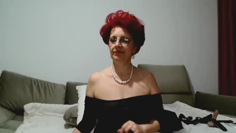 Snapshot of milffsupreme chatting on February 7, 9:15 pm Milfsupreme online show from February 7, 9:15 pm