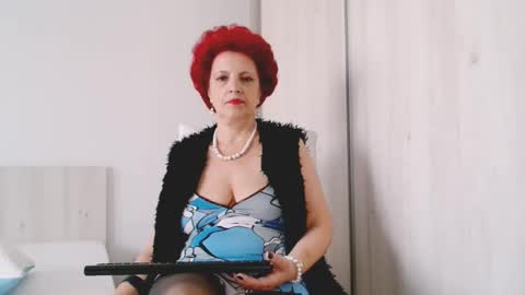 Snapshot of milffsupreme chatting on October 5, 12:21 pm Milfsupreme online show from October 5, 12:21 pm