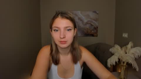 Snapshot of milinafox chatting on September 22, 1:15 am milinafox online show from September 22, 1:15 am
