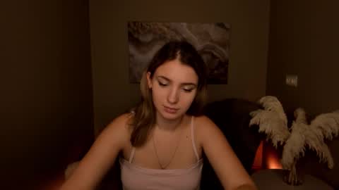 Snapshot of milinafox chatting on October 1, 5:12 am milinafox online show from October 1, 5:12 am