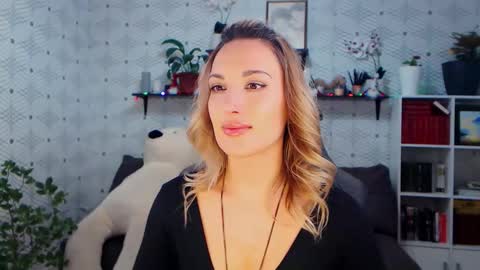 MillaXQueen online show from January 10, 3:28 pm