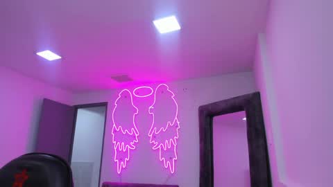 miller_silvana online show from April 15, 11:44 am