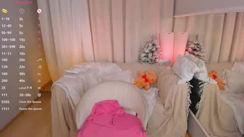 milliminimouse online show from December 19, 11:41 pm