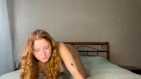 Snapshot of milly_milliy chatting on February 24, 11:41 am Milly online show from February 24, 11:41 am