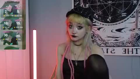 milten_trish online show from June 23, 5:05 am