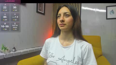 Snapshot of milu_collins chatting on September 12, 11:18 am Milu  online show from September 12, 11:18 am