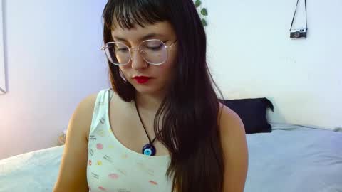Snapshot of mily_baker chatting on January 8, 4:22 pm mily_baker online show from January 8, 4:22 pm