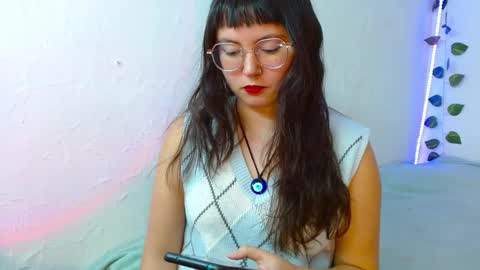 Snapshot of mily_baker chatting on February 10, 9:58 pm mily_baker online show from February 10, 9:58 pm
