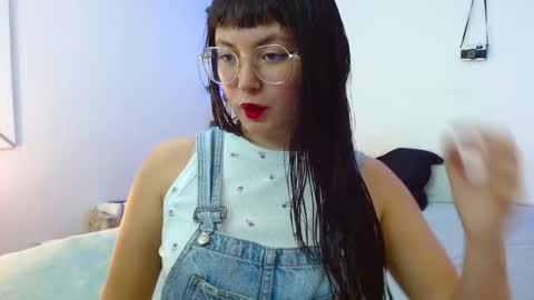 Snapshot of mily_baker chatting on December 23, 5:43 pm mily_baker online show from December 23, 5:43 pm
