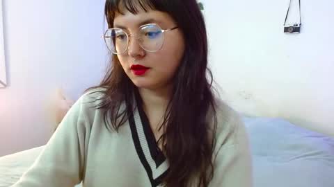 Snapshot of mily_baker chatting on January 15, 5:36 pm mily_baker online show from January 15, 5:36 pm