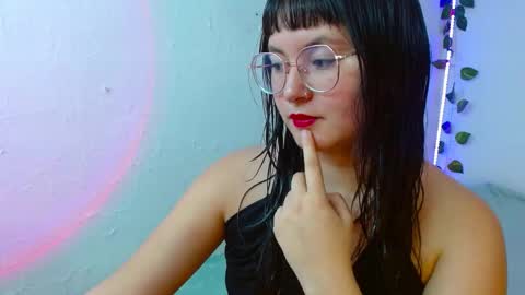 Snapshot of mily_baker chatting on February 13, 6:27 pm mily_baker online show from February 13, 6:27 pm