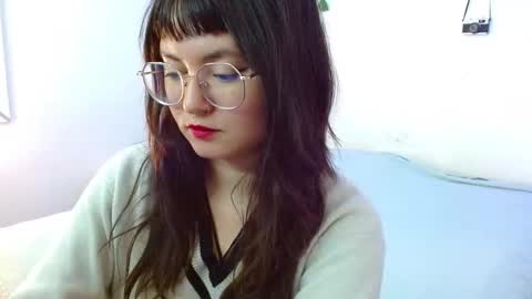 Snapshot of mily_baker chatting on January 22, 5:28 pm mily_baker online show from January 22, 5:28 pm