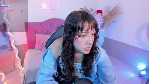 mily_tay online show from March 19, 12:31 pm