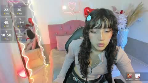 mily_tay online show from April 19, 11:54 am