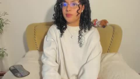 Mimii  online show from October 19, 1:07 am