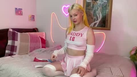 mimsymarlo online show from March 11, 5:24 pm