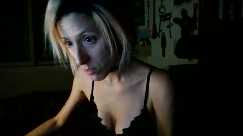 Mina online show from May 22, 6:44 am