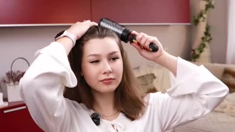 Mindi online show from October 4, 7:47 am